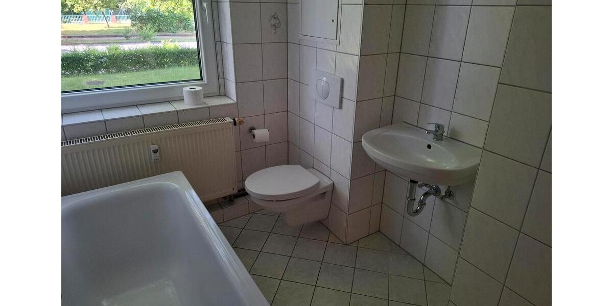 Erdgeschoßwohnung Bitterfeld-Wolfen Wolfen - 2 Zimmer, 69 m&sup2;, 66.000&euro; | Angebot:27642394