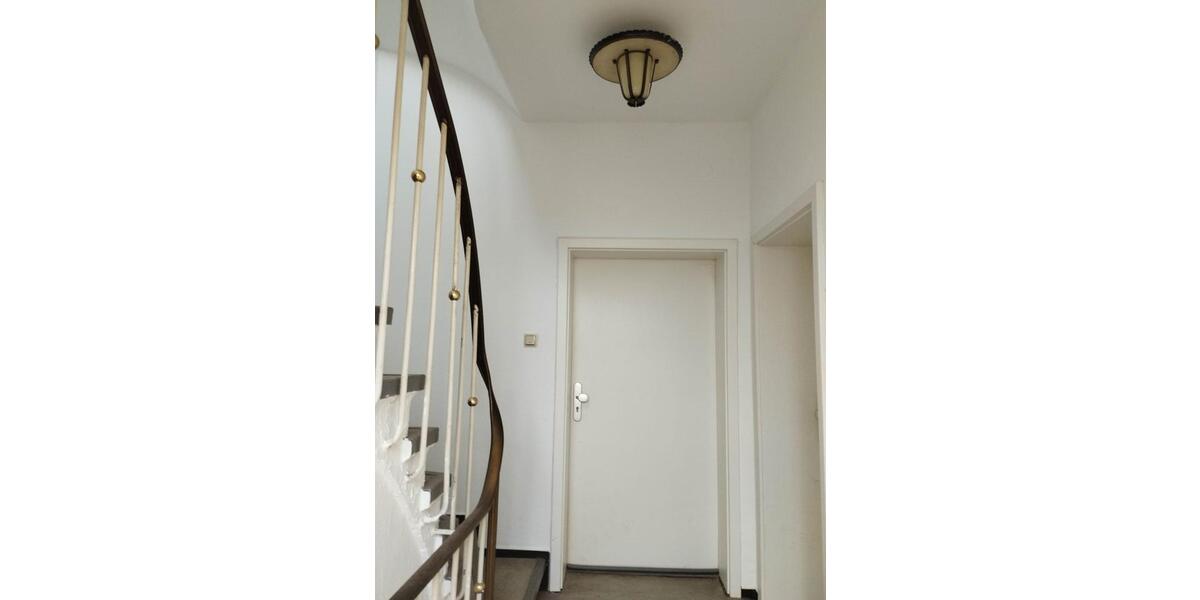 Dachgeschoßwohnung Saarbrücken St. Arnual - 4 Zimmer, 77 m&sup2;, 135.000&euro; | Angebot:27161381