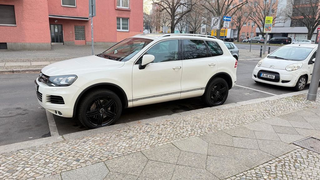 VW Touareg 237.722 km 15.500 &euro; Berlin 10587