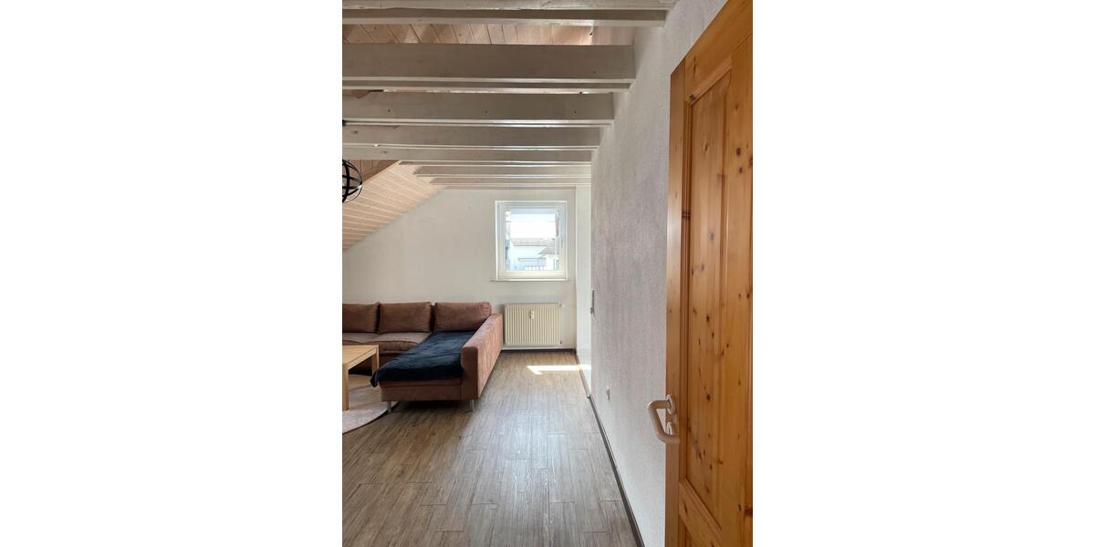 Dachgeschoßwohnung Villingen-Schwenningen Schwenningen - 3 Zimmer, 95 m&sup2;, 1.150&euro; | Angebot:26288219