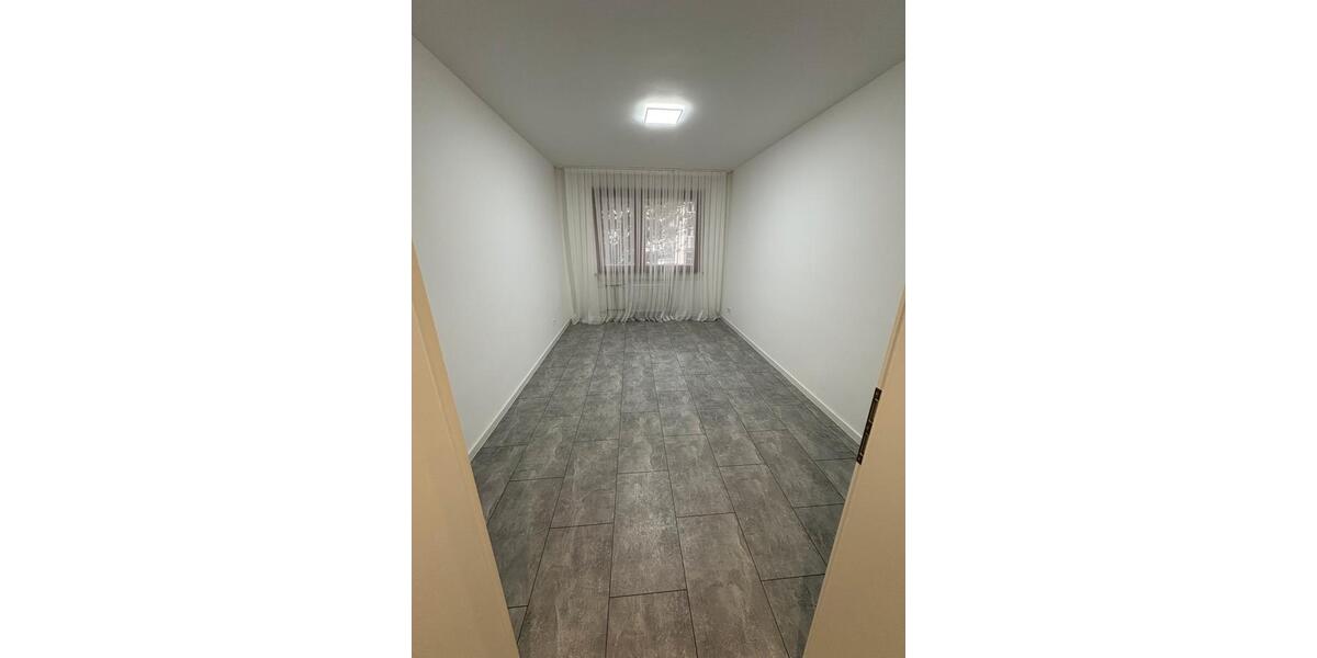 Etagenwohnung Pfullingen - 4 Zimmer, 87 m&sup2;, 1.400&euro; | Angebot:24677397