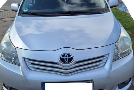 Toyota Verso 184.000 km 4.200 &euro; Bremen 28357