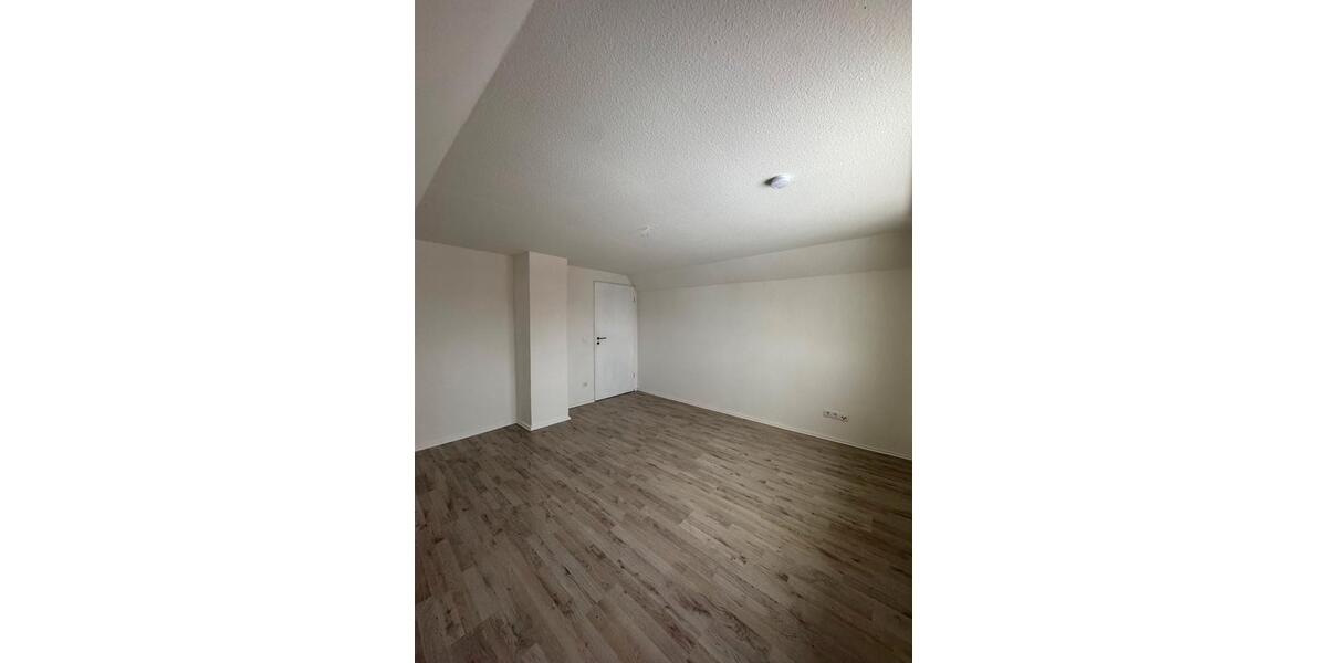 Dachgeschoßwohnung Uelzen - 3 Zimmer, 95 m&sup2;, 855&euro; | Angebot:26087308