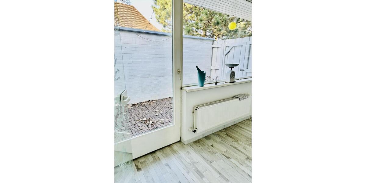 Etagenwohnung Isernhagen - 6 Zimmer, 255 m&sup2;, 2.500&euro; | Angebot:25381857