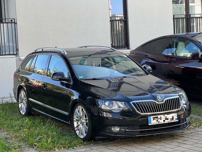 Skoda Superb 169.744 km 12.595 € Berlin 14167