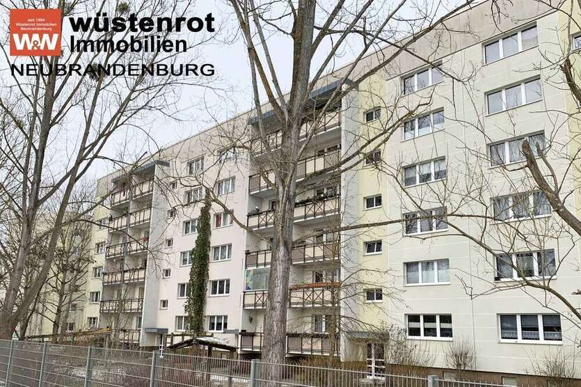 Wohnung zum Mieten in Neubrandenburg 277,02 € 47 m²