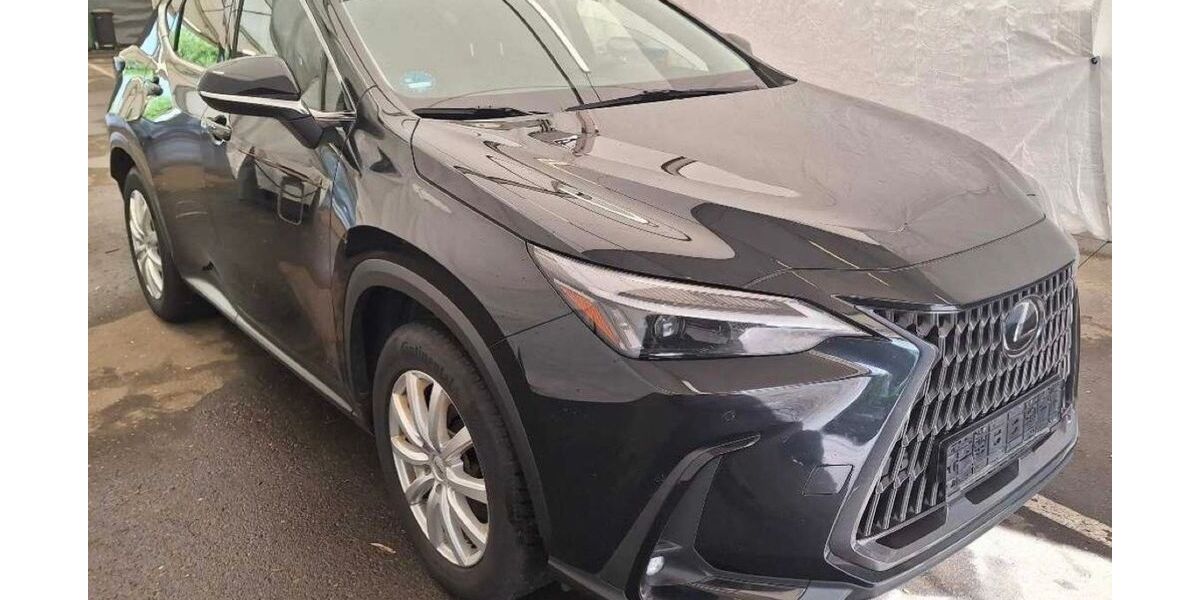 Lexus NX 350h 124.000 km 32.999 &euro; Ditzingen 71254