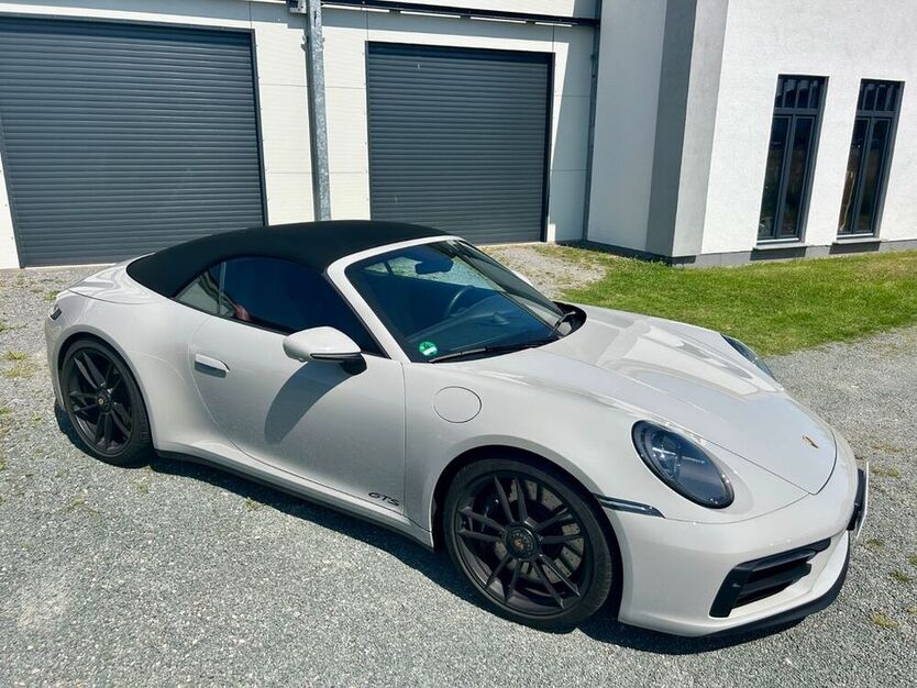 992
