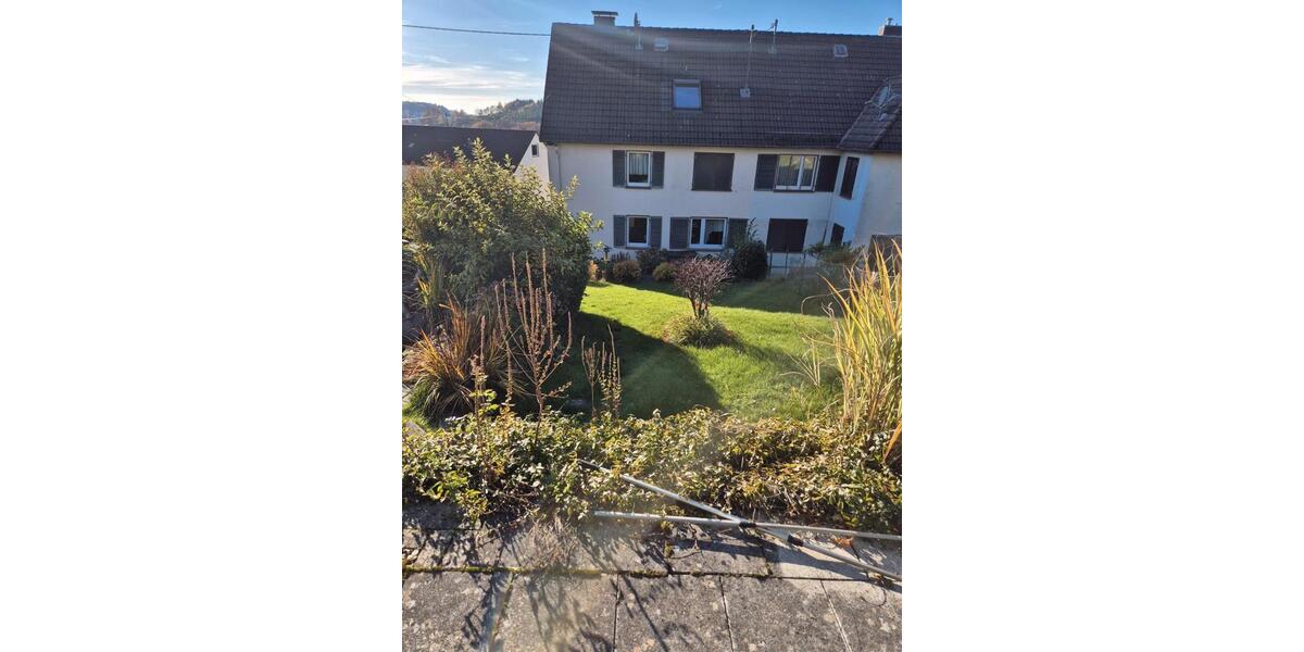 Vermiete gesamtes Haus mit separaten Eingängen mit DGNutzung 7 zimmer