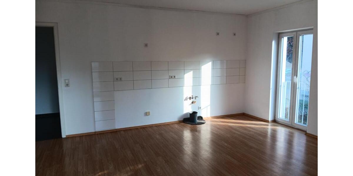 Schicke 3 Zimmer Wohnung mit WanneTageslichtbadWohnküche und großer Terrasse! #Seume39 3 zimmer