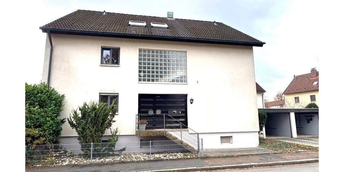 Freistehendes 3-Familienhaus mit Garagen in Altdorf Haus kaufen 9 zimmer