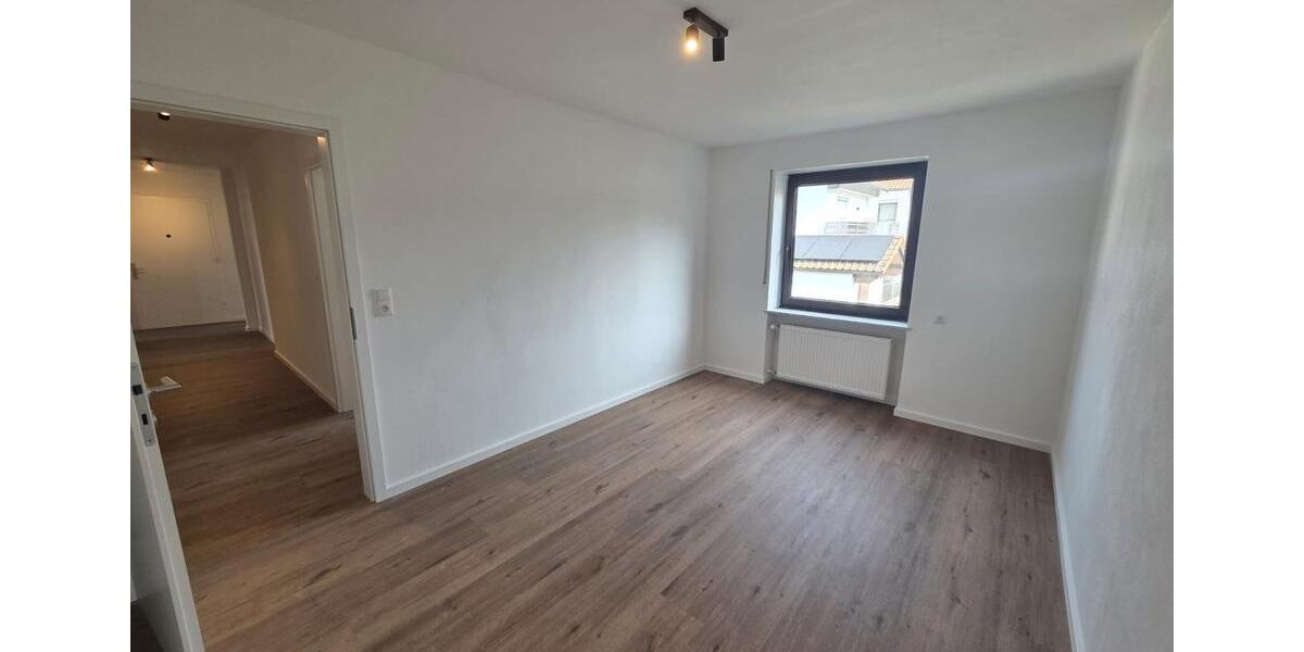 Etagenwohnung Cham - 4 Zimmer, 110 m&sup2;, 260.000&euro; | Angebot:26625681