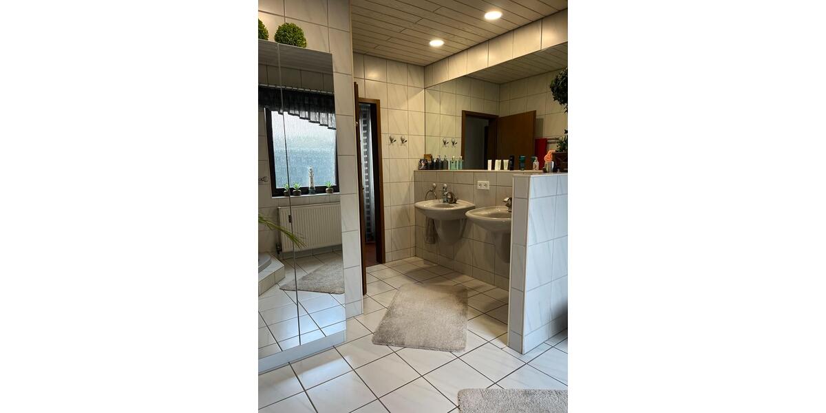 Villa Schwalbach - 8 Zimmer, 396 m&sup2;, 550.000&euro; | Angebot:27120414