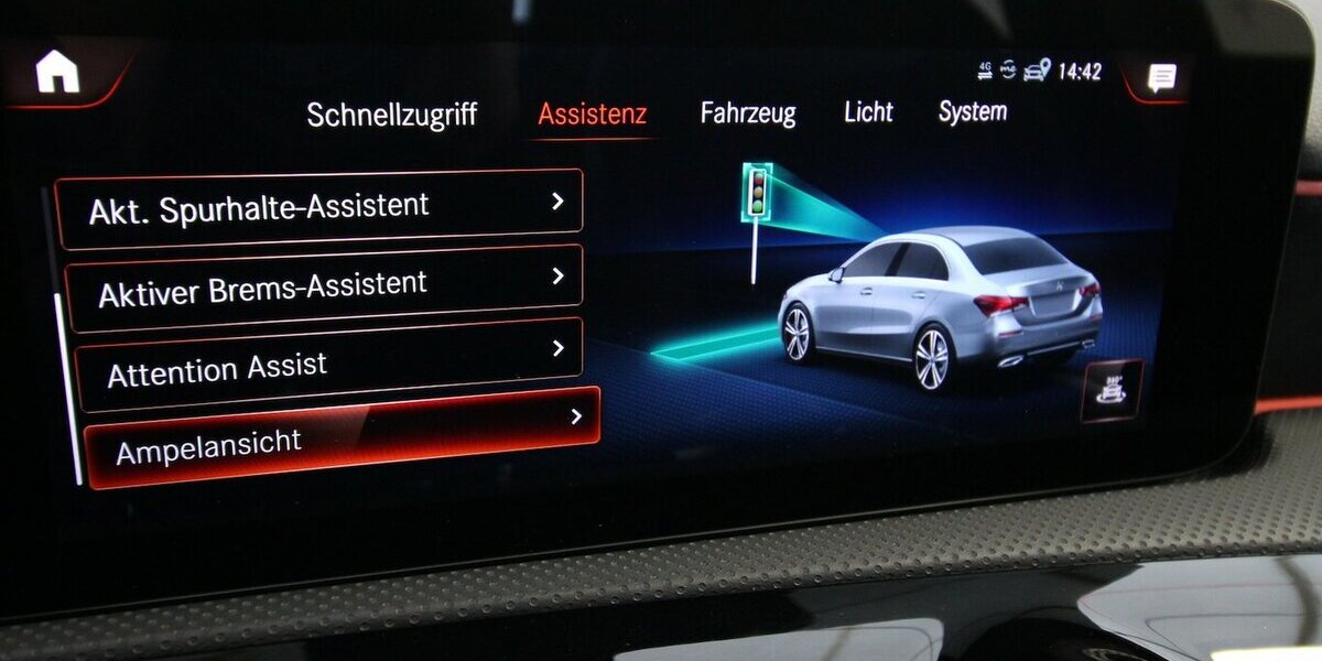 Mercedes-Benz A 180 Limousine AMG Line NAVI+LED+ALU18+TEMPOMAT 49.369 km 22.500 &euro; Hagenow 19230