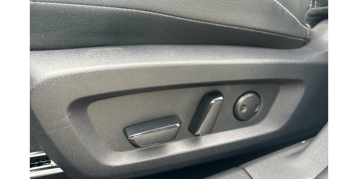 Nissan Qashqai Tekna XTronic *Navi/LED/el. Heckklappe/360 13.081 km 28.690 &euro; Bamberg 96052