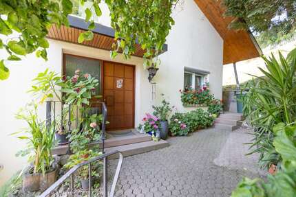 Haus zum Kaufen in Stockach Zizenhausen 539.000 € 240 m² - Haus Stockach / Zizenhausen Zizenhausen | Angebot:16957090