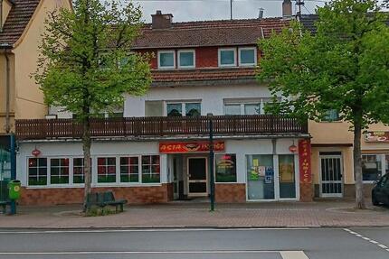 2 Familienhaus mit Ladengeschäft zu verkaufen