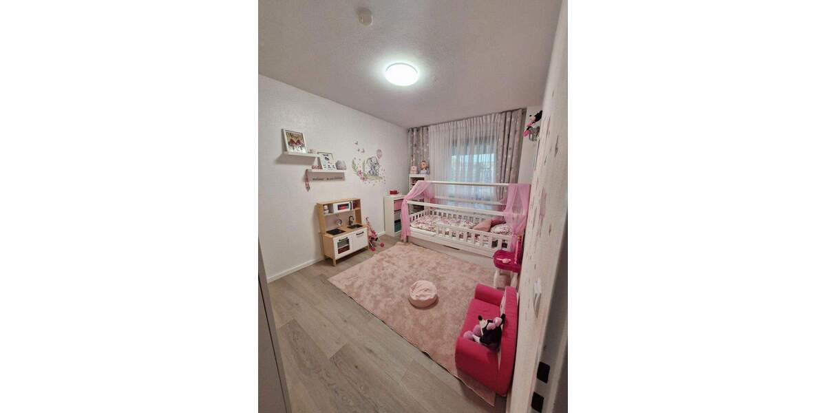 Etagenwohnung Wiesbaden Klarenthal - 4 Zimmer, 83 m&sup2;, 300.000&euro; | Angebot:25728338