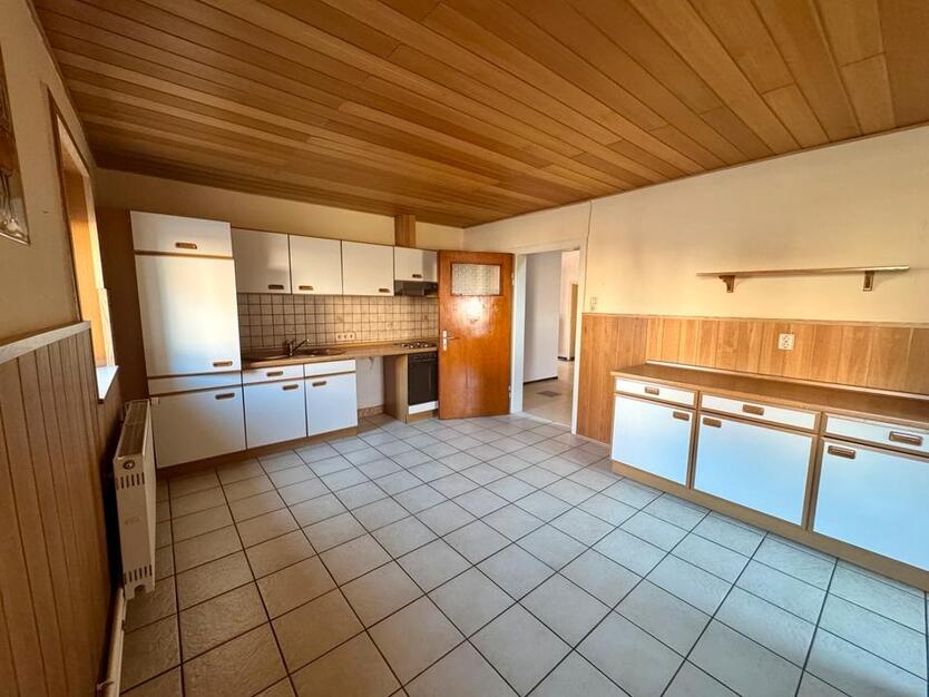 Großzügiges Mehrfamilienhaus mit Scheune, Hof & Garten