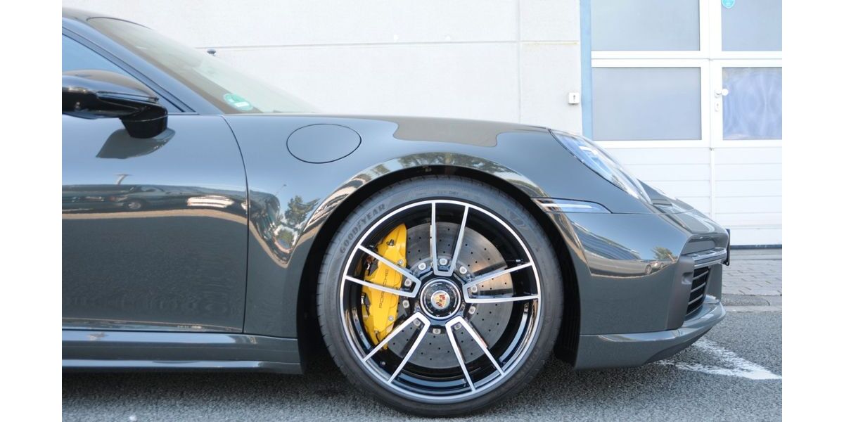 Porsche 992 5.500 km 264.500 &euro; Lohne 49393