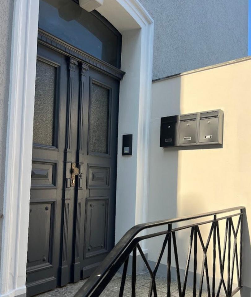 sanierte und renovierte AltbauWohnung in sehr zentraler Lage