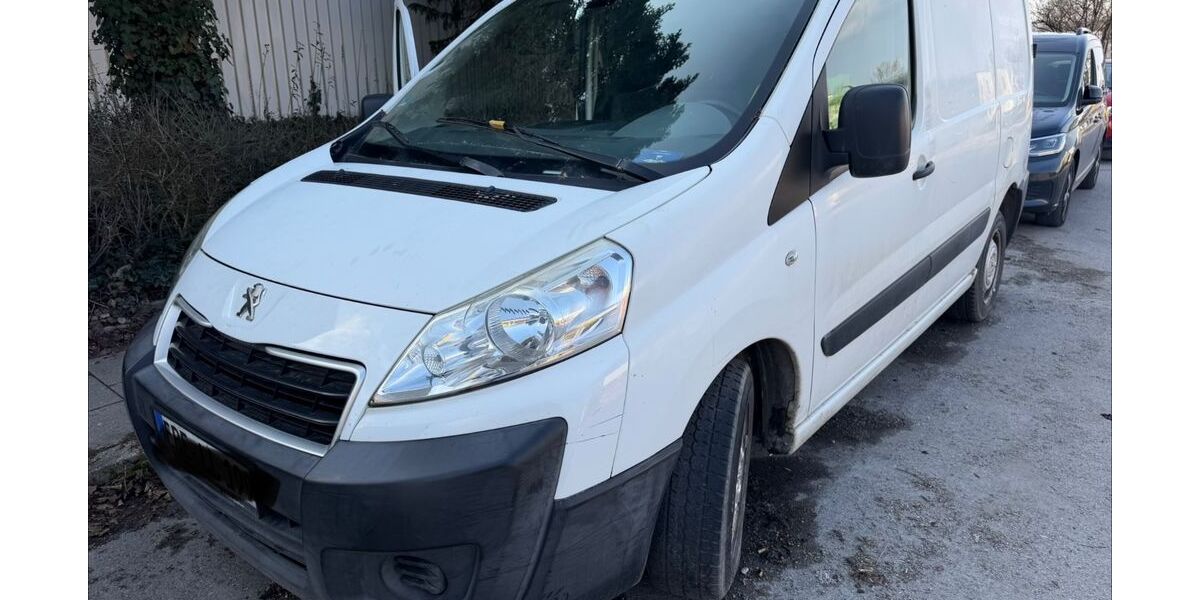 Peugeot Expert 180.000 km 1.999 &euro; München 81829