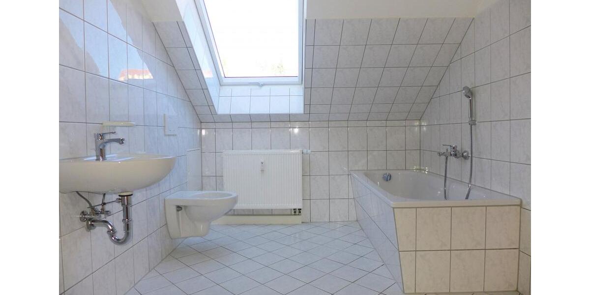 Dachgeschoßwohnung Sondershausen - 3 Zimmer, 71 m&sup2;, 330&euro; | Angebot:25512317