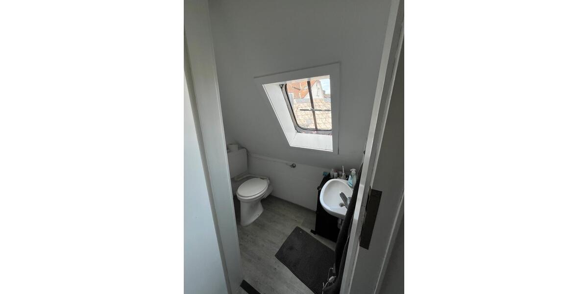 Dachgeschoßwohnung Marburg - 2 Zimmer, 100 m&sup2;, 460&euro; | Angebot:26299956