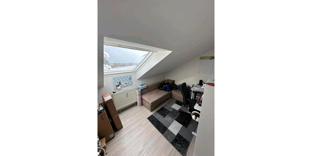 Dachgeschoßwohnung Niederwerrn - 5 Zimmer, 110 m&sup2;, 305.000&euro; | Angebot:24703388