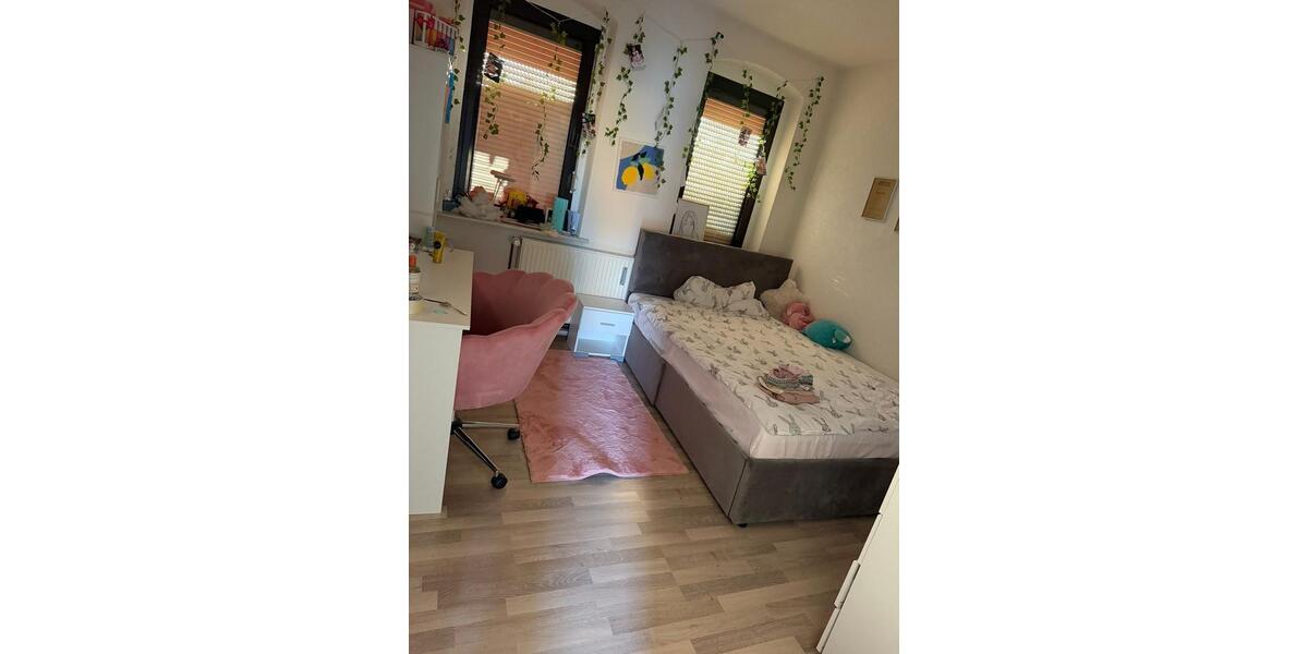 Einfamilienhaus Elsterwerda - 6 Zimmer, 200 m&sup2;, 229.000&euro; | Angebot:26835836