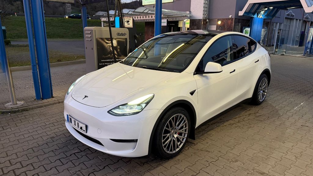 Tesla Model Y 92.900 km 31.999 &euro; Waldshut-Tiengen 79761