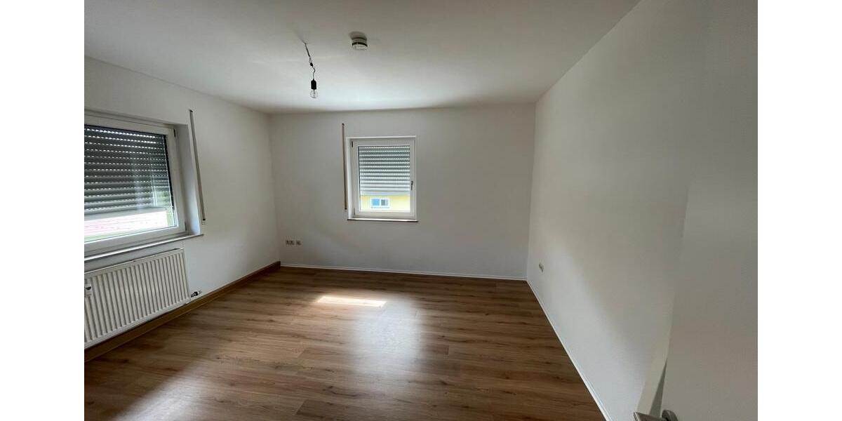 Maisonettenwohnung Berg bei Neumarkt in der Oberpfalz - 5.5 Zimmer, 156 m&sup2;, 1.400&euro; | Angebot:26702049
