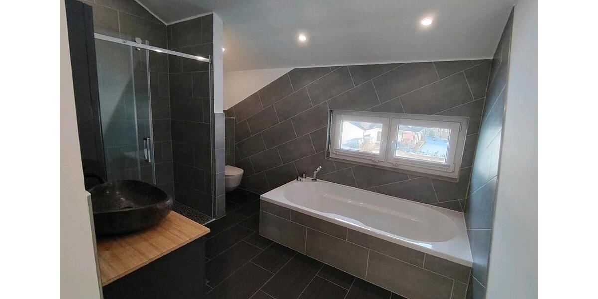 Doppelhaushälfte Pollenfeld - 5.5 Zimmer, 165 m&sup2;, 1.750&euro; | Angebot:24808306