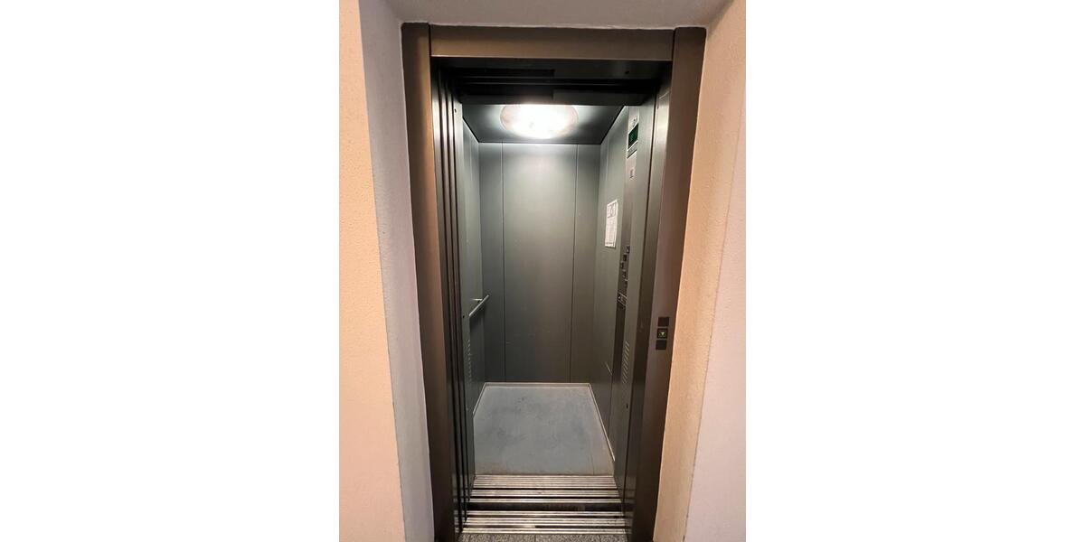 Dachgeschoßwohnung Chemnitz Kapellenberg - 2 Zimmer, 60 m&sup2;, 75.000&euro; | Angebot:25047565