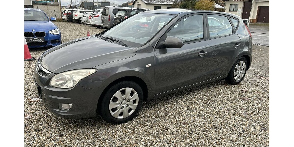 Hyundai i30 Comfort 1.6i Klima PDC Euro4 163.400 km 2.800 &euro; Altdorf 84032