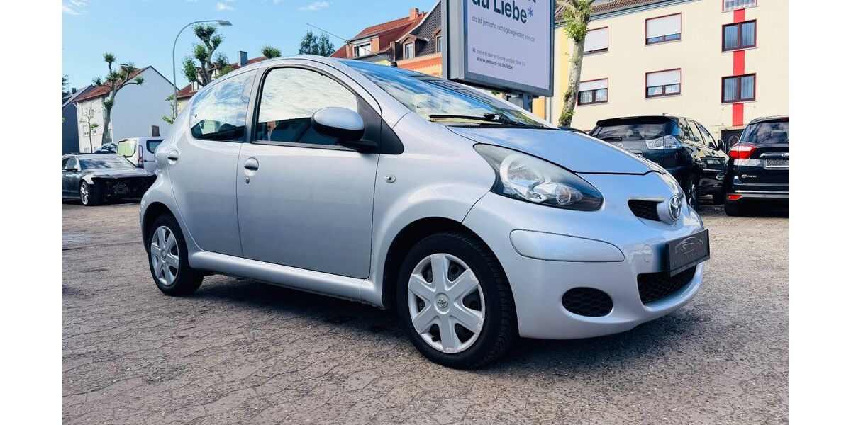 Toyota Aygo (X) 126.000 km 2.900 &euro; Saarbrücken 66115