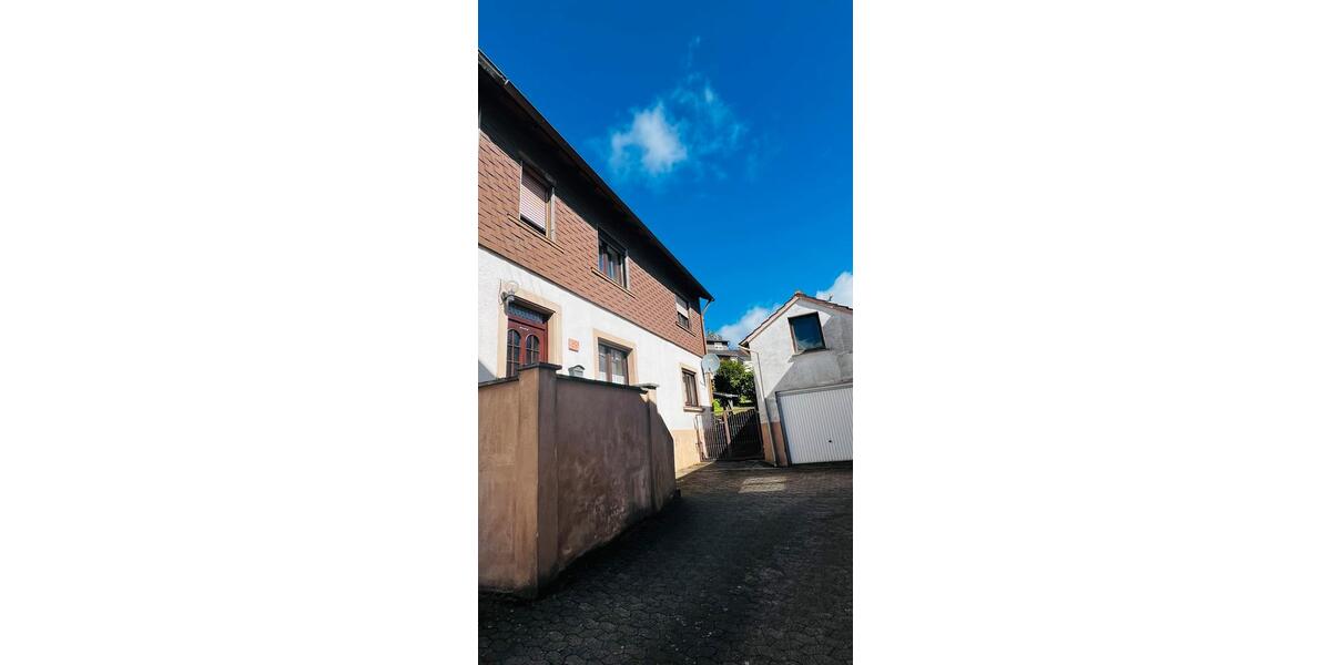 Einfamilienhaus Bexbach - 7 Zimmer, 140 m&sup2;, 195.000&euro; | Angebot:26888783