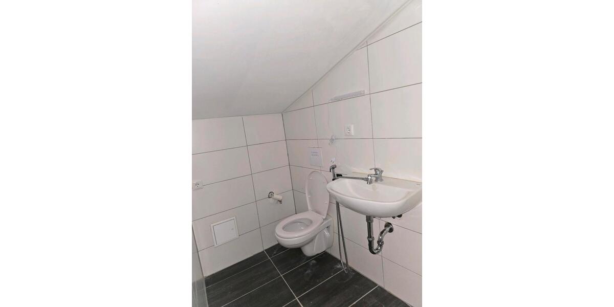 kernsaniert Dachgeschoss Wohnung 1 ZKB zu vermieten 1 zimmer