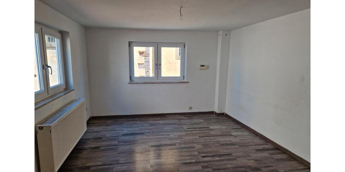Doppelhaushälfte Bad Kissingen - 8 Zimmer, 150 m&sup2;, 145.000&euro; | Angebot:27083667