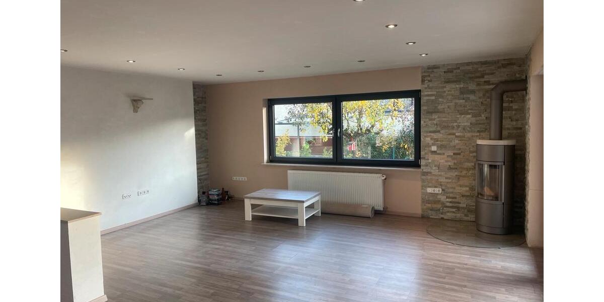 7 Zi. Haus Bungalow mit Einliegerwohnung und PV-Anlager 7 zimmer