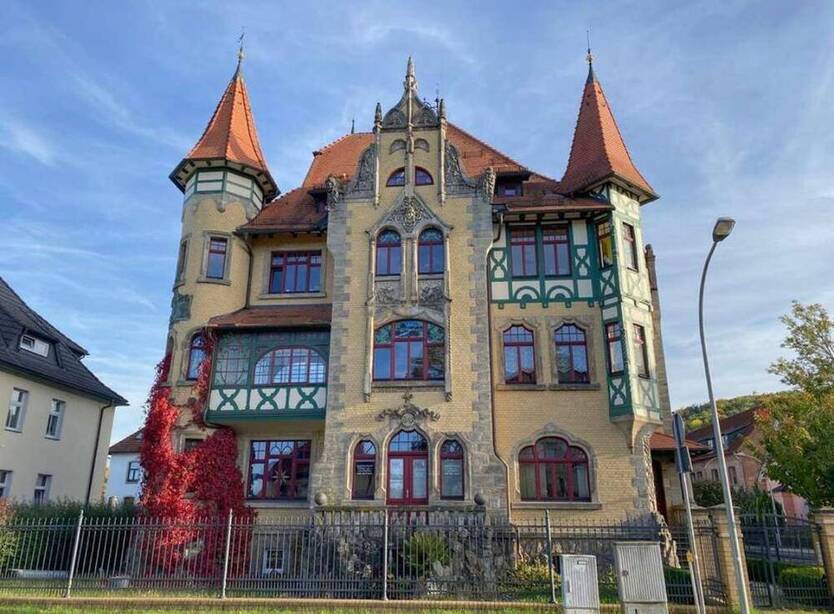 Ehrwürdiges Gebäude modernste Ausstattung - All-in-Miete