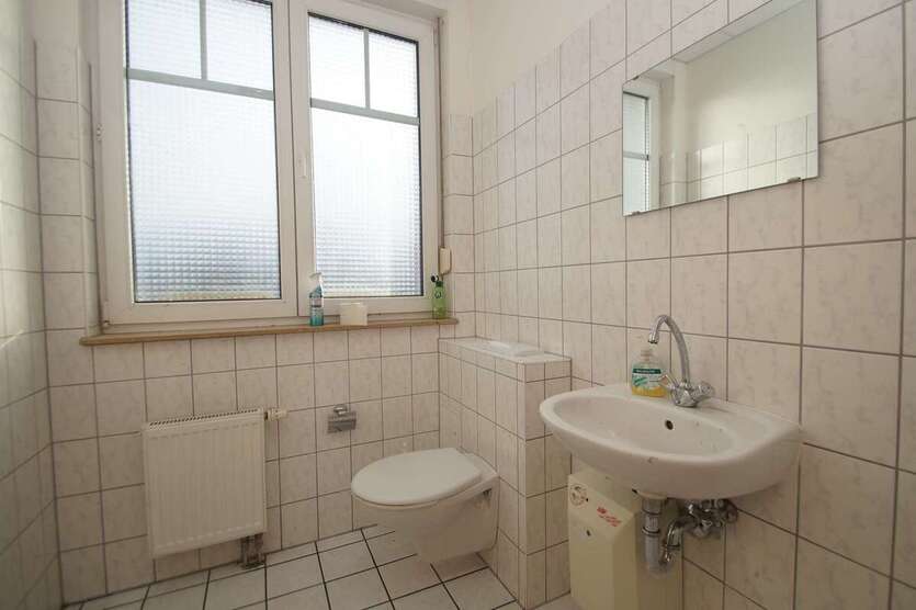 Hochfrequentierte 150m²-Gewerbefläche in Dessau-Roßlau: Ideal für Apotheke oder Fachhandel! zimmer