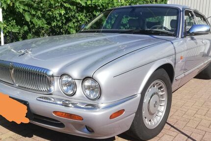 Jaguar Daimler 105.000 km 18.744 € Bensheim 64625