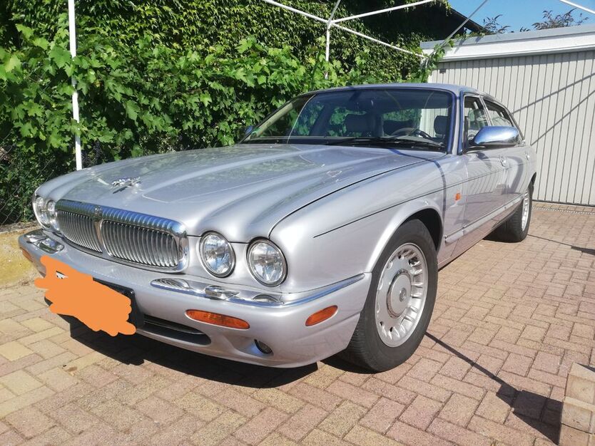 Jaguar Daimler 105.000 km 18.744 € Bensheim 64625