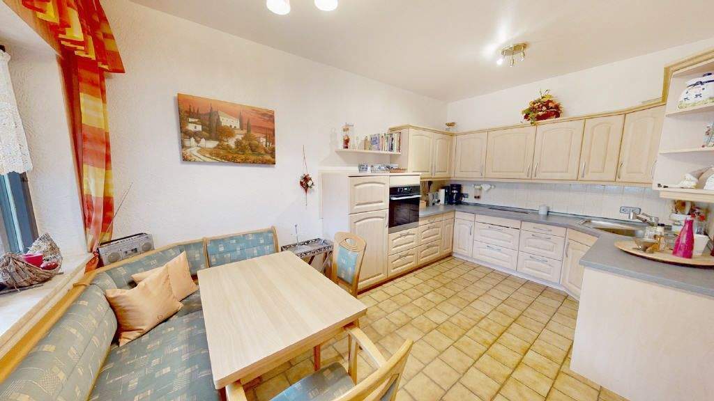 Etagenwohnung Erftstadt Lechenich - 4 Zimmer, 104 m&sup2;, 299.000&euro; | Angebot:25536210