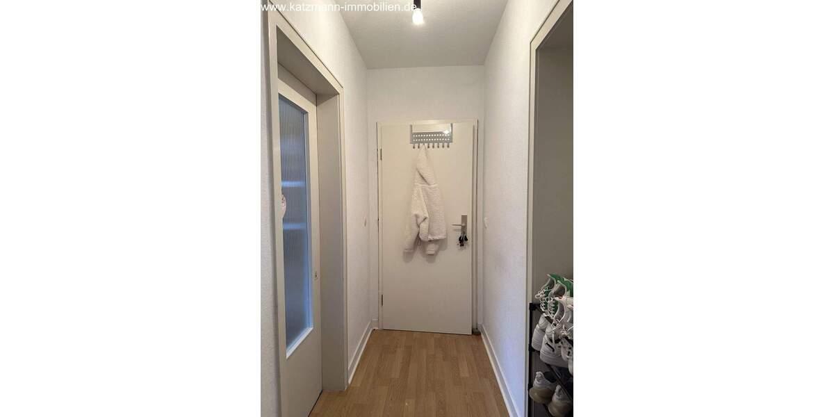 Wohn- und Geschäftshaus + Garagen + 1.186 m² großes Grundstück zu verkaufen 1 zimmer