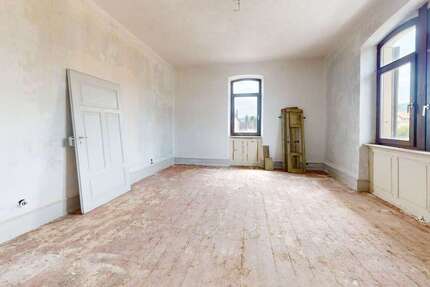 Alter Bahnhof mit Blick auf die Haardt Gegenüber Kurpfalz Carré & Ärztehaus Sanierungspotential - Gewerbeobjekt Neustadt an der Weinstraße Duttweiler | Angebot:23226529