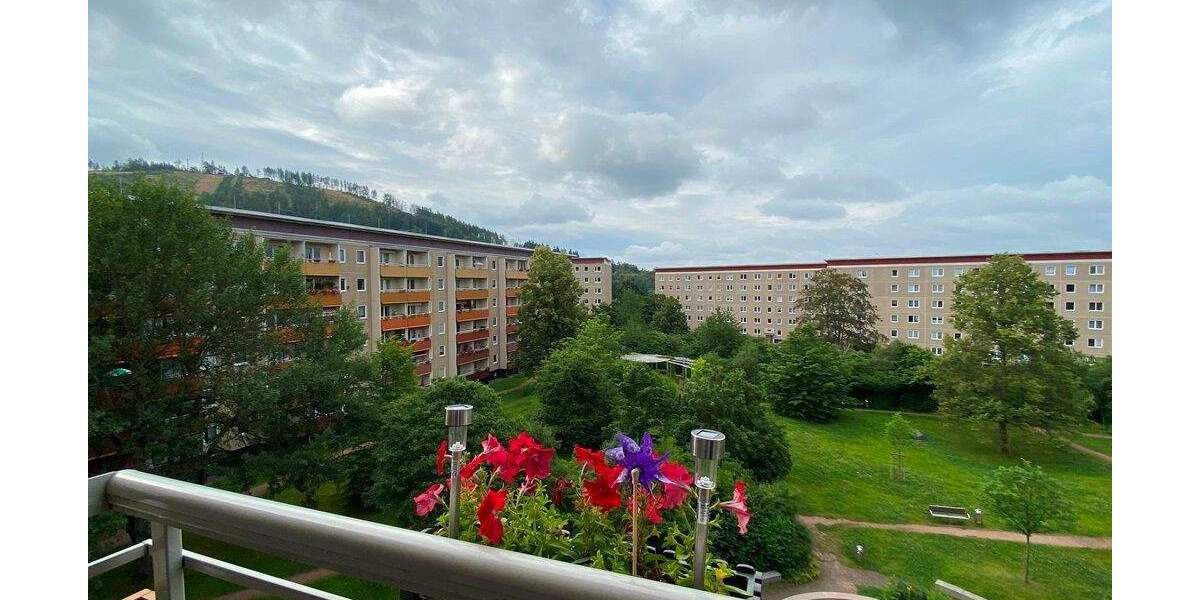 Etagenwohnung Suhl Neundorf - 4 Zimmer, 64 m&sup2;, 400&euro; | Angebot:25568404