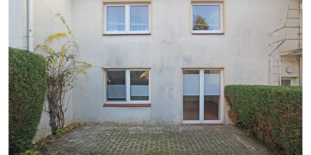 * Komfortable 2-Zimmer-Wohnung * Terrasse * Duschbad * EBK * Pkw-Stellplatz u.a.m. 2 zimmer