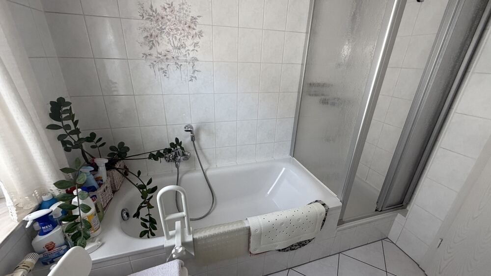Zuhause mit Wohlfühlcharakter – Gepflegte Doppelhaushälfte mit Garage und Garten - Doppelhaushälfte Geringswalde | Angebot:27193826